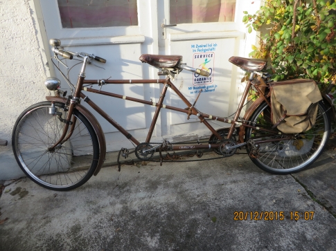 Alternative Text!2x5 Gang Ganz altes Tandem für Hochzeiten (Fotos oder auch zum Fahren) aber nur Flach bleibe bei diesem Preis sowas gibt es nicht Alte Tandem