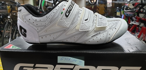 Alternative Text!Sehr Leichte gut Tragbaren Schuhe Gr 46