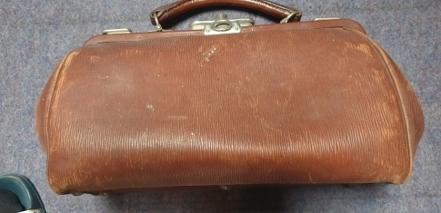 Alternative Text!Alte Tasche aus Leder