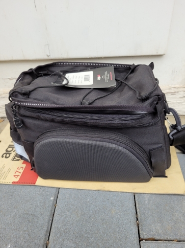 Alternative Text!Sehr schöne Robuste Tasche siehe Angabe 709